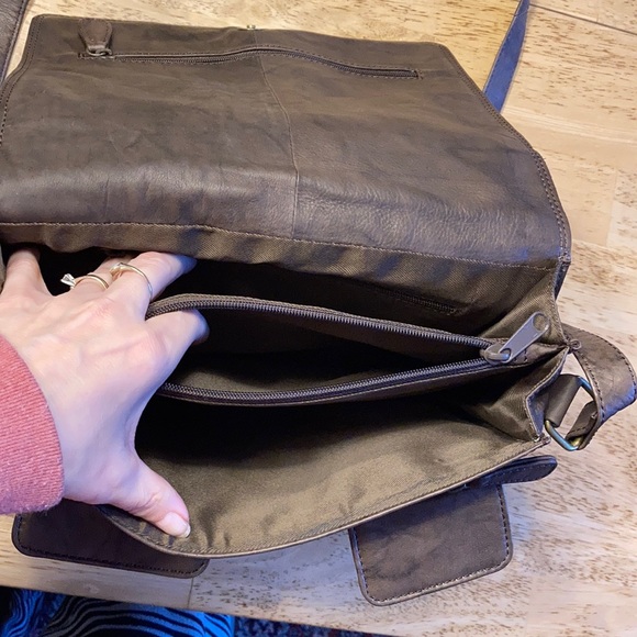 Bundle of four bags - Picture 13 of 13